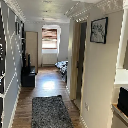 1 Bedroom S8