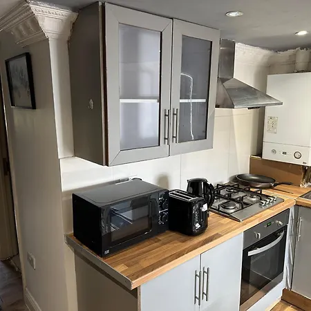 Apartment 1 Bedroom S8 *