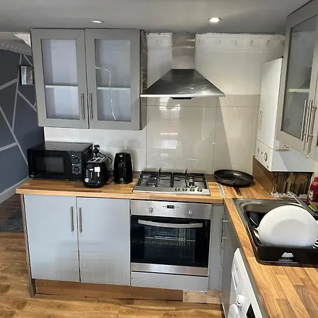 1 Bedroom S8 Apartment London