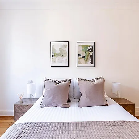 Modern 2 Bedroom Flat Near Queensway Apartment London