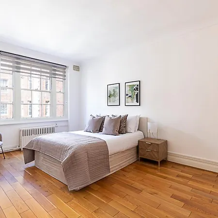 Modern 2 Bedroom Flat Near Queensway *