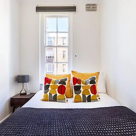 Modern 2 Bedroom Flat Near Queensway Apartment London