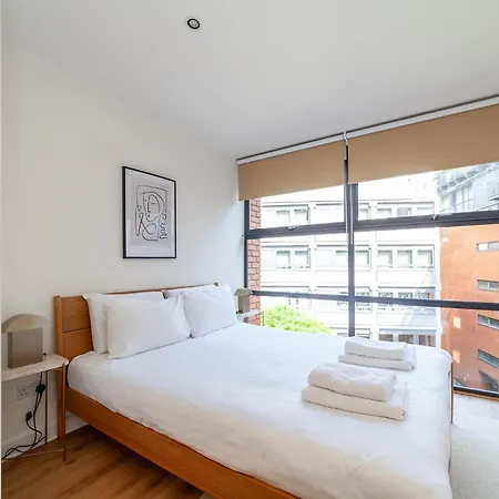 A Stylish Newly Refurbished Flat With Access