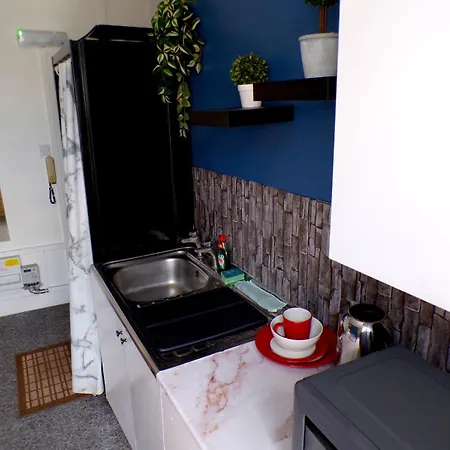 West Kensington - Blue Apartment