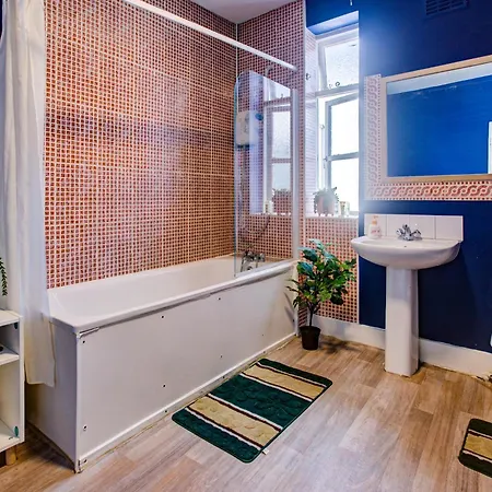 Apartment 2 Bedroom And Living Edgware Road, Central
