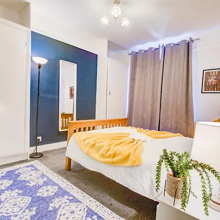 Apartment 2 Bedroom And Living Edgware Road, Central *