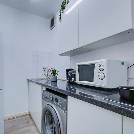 2 Bedroom And Living Edgware Road, Central * London