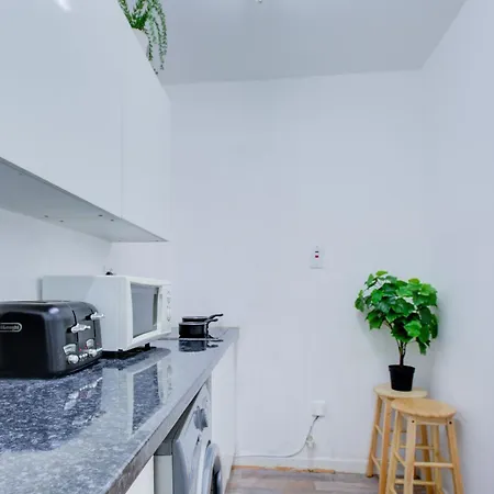 2 Bedroom And Living Edgware Road, Central Apartment London