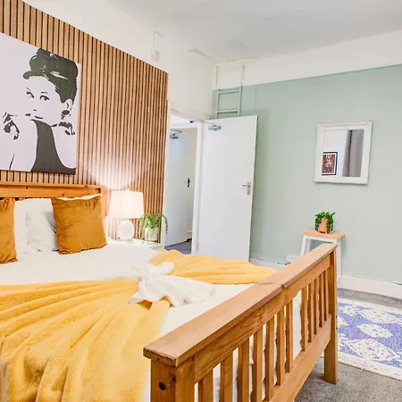 2 Bedroom And Living Edgware Road, Central Apartment London