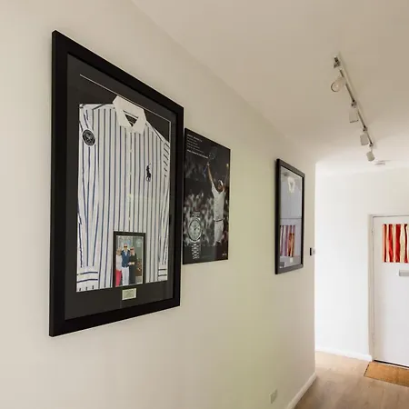 Penthousestays Wimbledon - Chic 2 Bedroom King Bed With Balcony - 2 Mins From Wimbledon Tennis Club And Museum - Aeltc * London