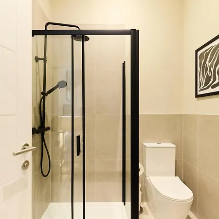 The Brixton Hill Place - Exquisite 2bdr Flat With Terrace * London