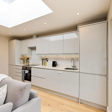 The Brixton Hill Place - Exquisite 2bdr Flat With Terrace *