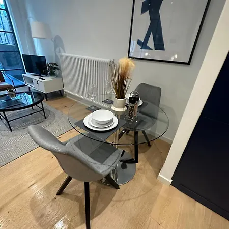 Luxury Apartment-business-relocation-canary Wharf * London