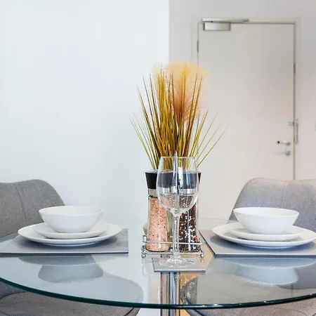 Luxury Apartment-business-relocation-canary Wharf