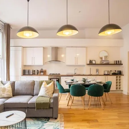 Three Bed With City View Shoreditch Perfect For Business Corporate By Belvilla Apartment London