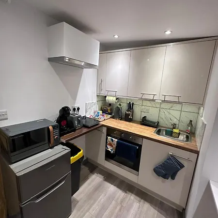 Cosy, Self-contained * Thornton Heath