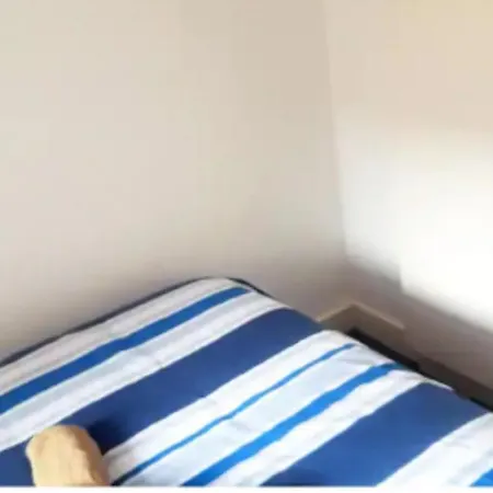 16a, Willesden Lane Guest house *