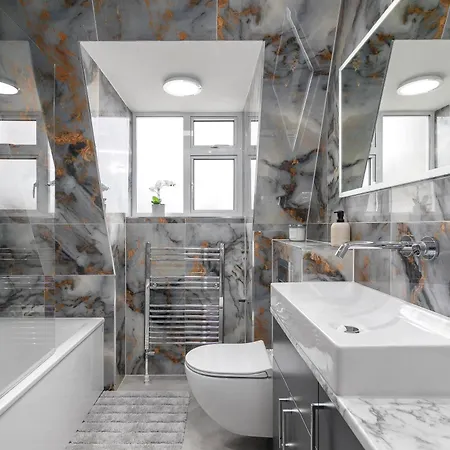 Hyde Park, Marylebone, 3 Bedroom *