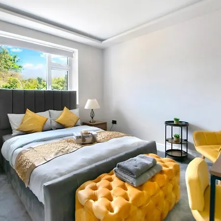 Charming Garden Retreat 3bdr With Hot Tub And Sauna Apartment *