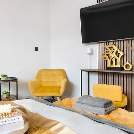 Charming Garden Retreat 3bdr With Hot Tub And Sauna Apartment