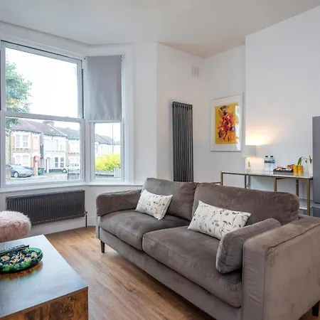 London Cozy Serviced Selhurst Apartment Thornton Heath