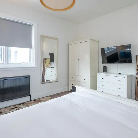 London Cozy Serviced Selhurst Apartment *