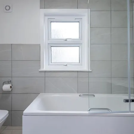 London Cozy Serviced Selhurst Apartment