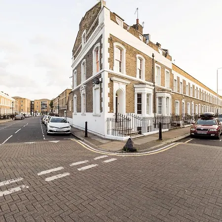 Spacious 6 Ensuite Bedroom House In Londres