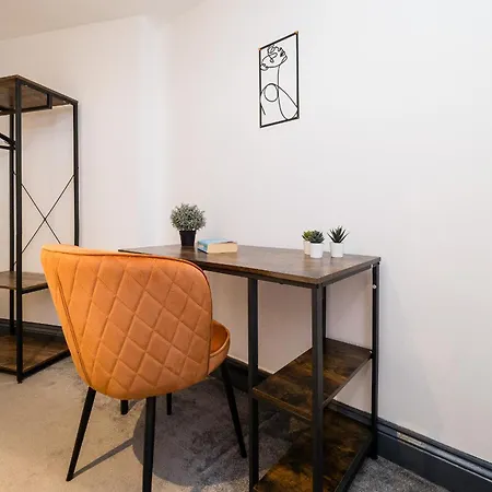 Сasa de vacaciones Spacious 6 Ensuite Bedroom House In *