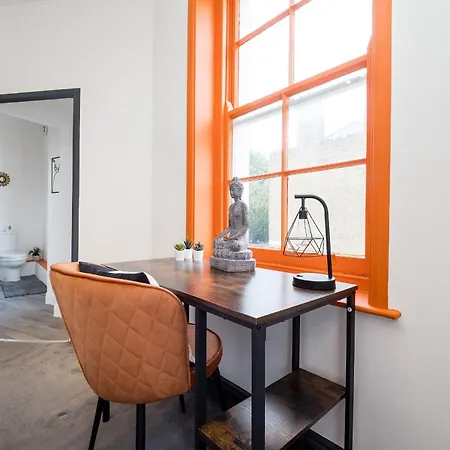 Сasa de vacaciones Spacious 6 Ensuite Bedroom House In Londres