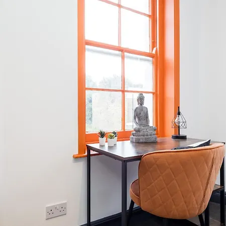 Сasa de vacaciones Spacious 6 Ensuite Bedroom House In *