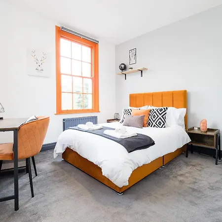 Spacious 6 Ensuite Bedroom House In Londres