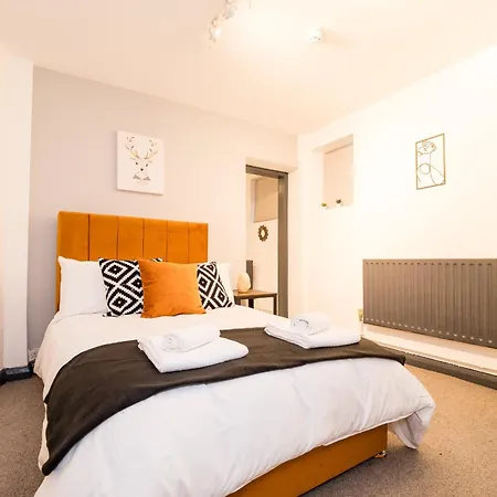 Сasa de vacaciones Spacious 6 Ensuite Bedroom House In