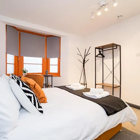 Сasa de vacaciones Spacious 6 Ensuite Bedroom House In *