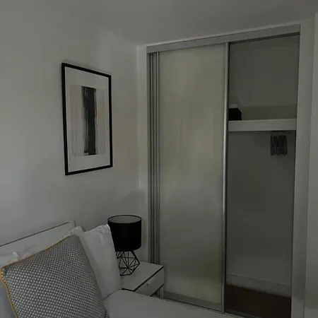 Apartment Modern 1 Bed Flat Near Station And