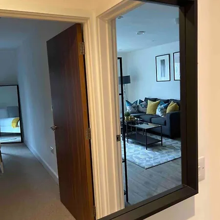 Modern 1 Bed Flat Near Station And Apartment *