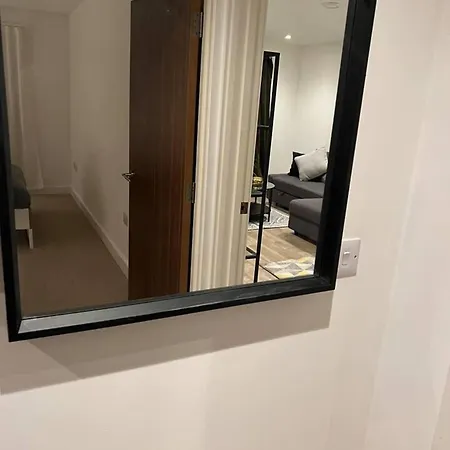 Apartment Modern 1 Bed Flat Near Station And