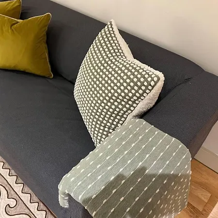 Apartment Stylish Flat Near *