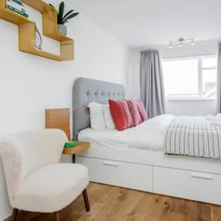 Spacious 2bed In Location Holland Park-n Hill * London