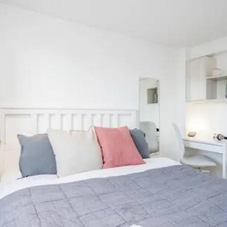 Spacious 2bed In Location Holland Park-n Hill