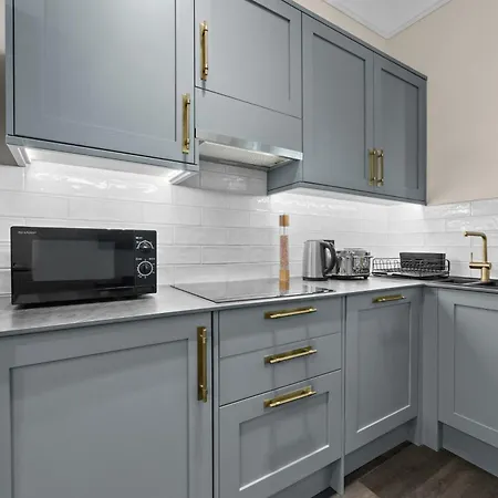 Vichy - The Hampstead Star | Prime Location Apartment