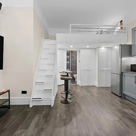 Vichy - The Hampstead Star | Prime Location * London