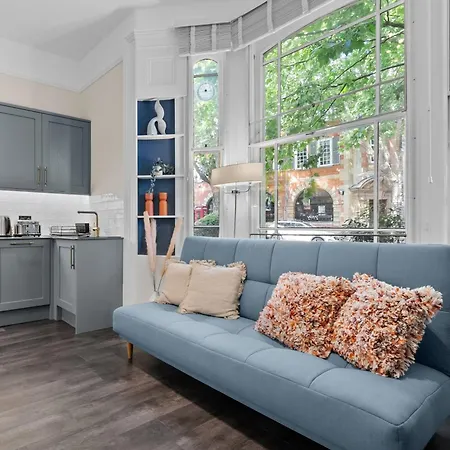 Vichy - The Hampstead Star | Prime Location Apartment London