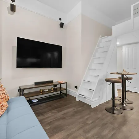 Vichy - The Hampstead Star | Prime Location Apartment London