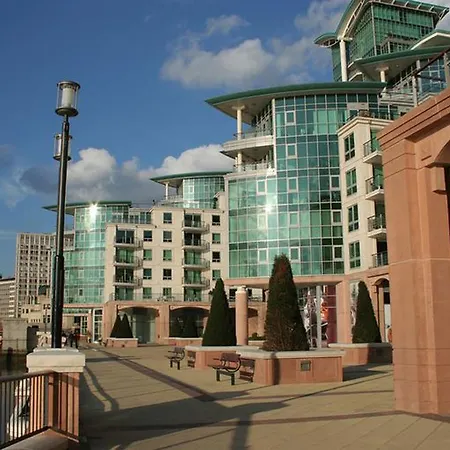 Apartment Aquarius At St. George Wharf London