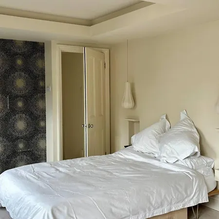 Trendy 1bd Flat On Historic Street Farringdon Apartment London