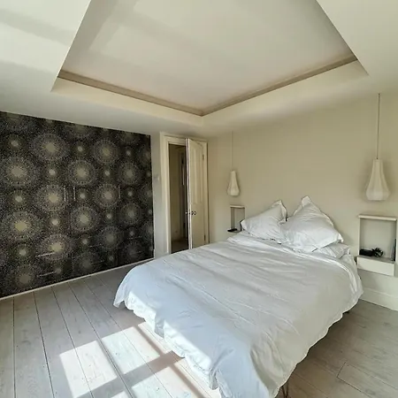 Trendy 1bd Flat On Historic Street Farringdon London