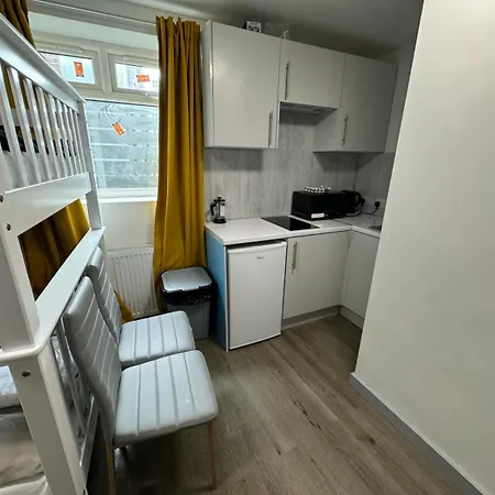 Flat 1 *