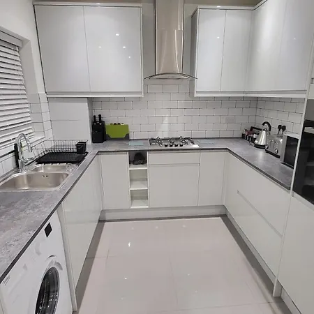 Apartment New Modern 1 With Garden And Parking Mill Hill