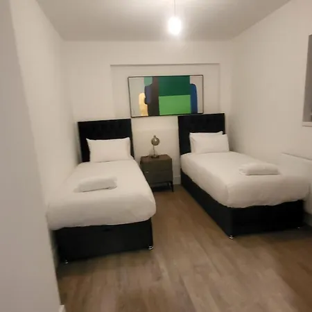 Apartment New Modern 1 With Garden And Parking *